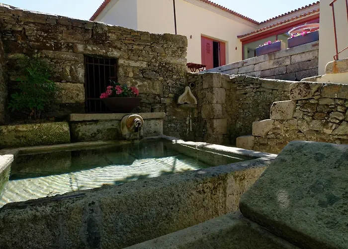 Lantgård Quinta Da Casa Amarela- Casas Da Quinta - Turismo Em Espaco Rural *